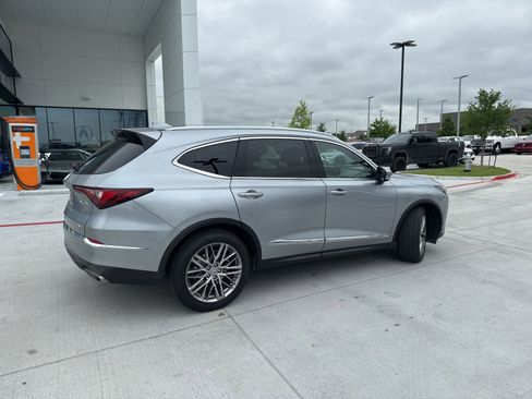 Used 2024 Acura MDX SH-AWD w/ Advance Package image 2