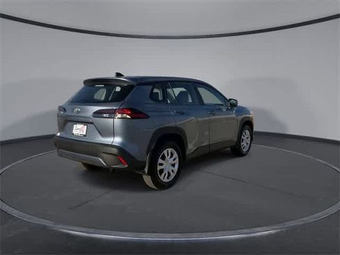 Used 2026 Toyota Corolla Cross L image 8