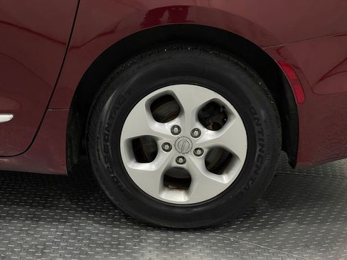 Used 2017 Chrysler Pacifica Touring-L Plus image 38