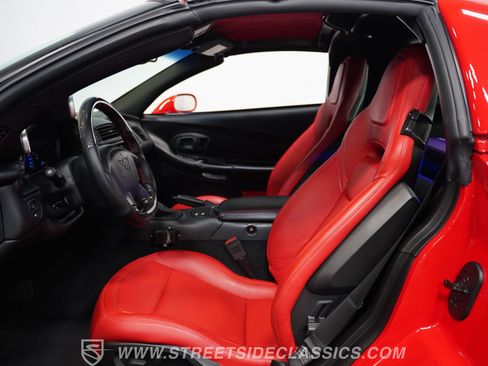 Used 2001 Chevrolet Corvette Coupe w/ Preferred Equipment Group2 image 37