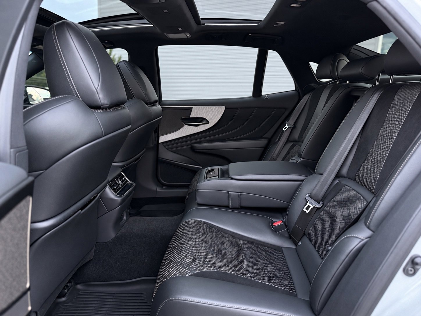 Used 2020 Lexus LS 500 F Sport AWD/4WD image 26