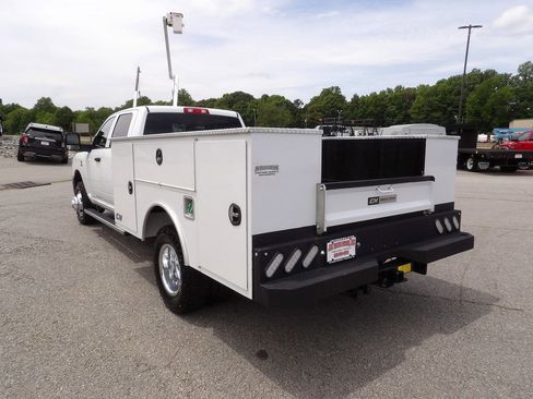 Used 2024 RAM 3500 Tradesman w/ Chrome Appearance Group AWD/4WD image 5