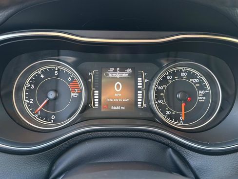 Used 2020 Jeep Cherokee Latitude Plus image 14