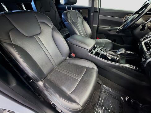 Used 2023 Kia Sorento EX w/ Panoramic Sunroof Package FWD image 15