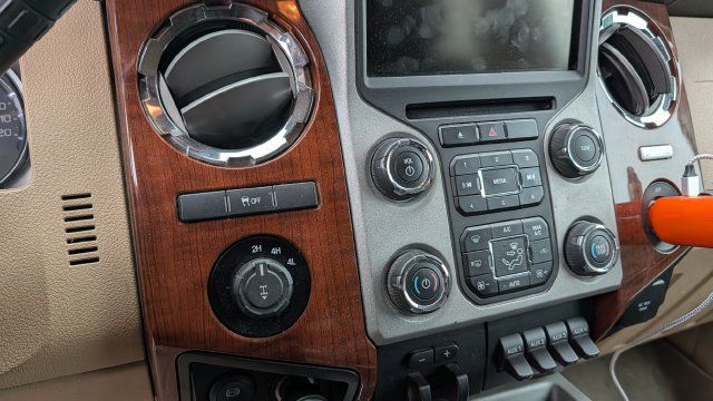 Used 2015 Ford F250 King Ranch w/ King Ranch Package AWD/4WD image 8