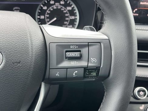 Used 2025 INFINITI QX60 Pure w/ Cargo Package FWD image 23