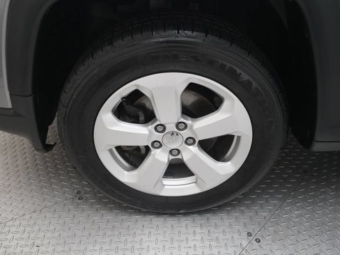 Used 2019 Jeep Compass Latitude w/ Popular Equipment Group AWD/4WD image 26