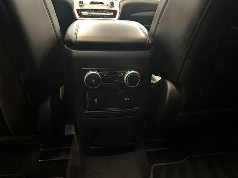 Used 2022 Ford Explorer XLT w/ Equipment Group 202A AWD/4WD image 29