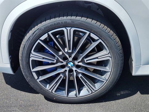 Used 2025 BMW X1 M35i w/ Premium Package image 7