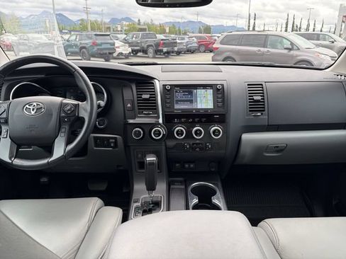 Used 2021 Toyota Sequoia Limited w/ Safety & Convenience Package AWD/4WD image 21