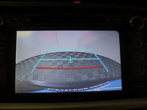 Used 2018 Toyota Highlander XLE image 45