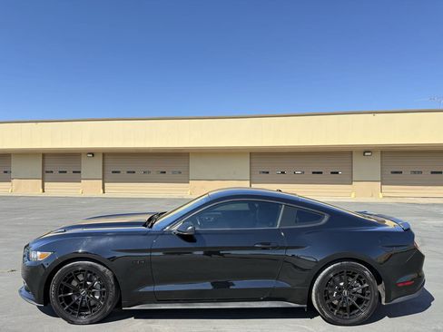 Used 2017 Ford Mustang GT Premium w/ Equipment Group 401A RWD image 4