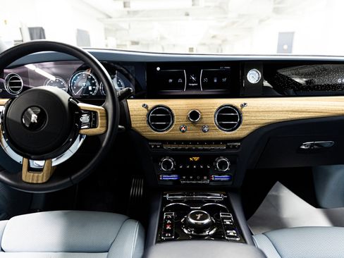 Used 2022 Rolls-Royce Ghost w/ Ghost Package image 39