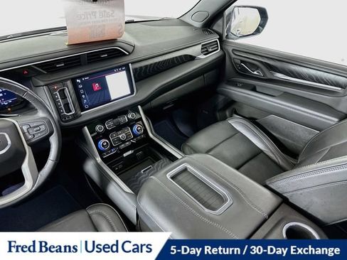 Used 2022 GMC Yukon XL Denali w/ Advanced Technology Package AWD/4WD image 32