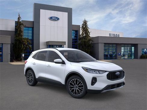 New 2024 Ford Escape SE image 7