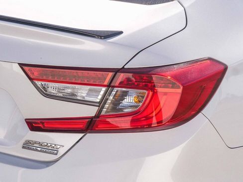 Used 2022 Honda Accord Sport Special Edition image 10