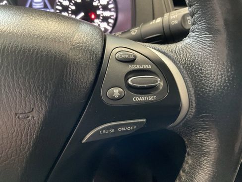 Used 2019 Nissan Pathfinder SL image 13