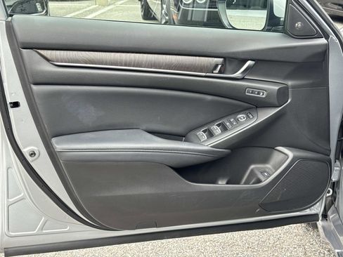 Used 2018 Honda Accord EX-L image 17