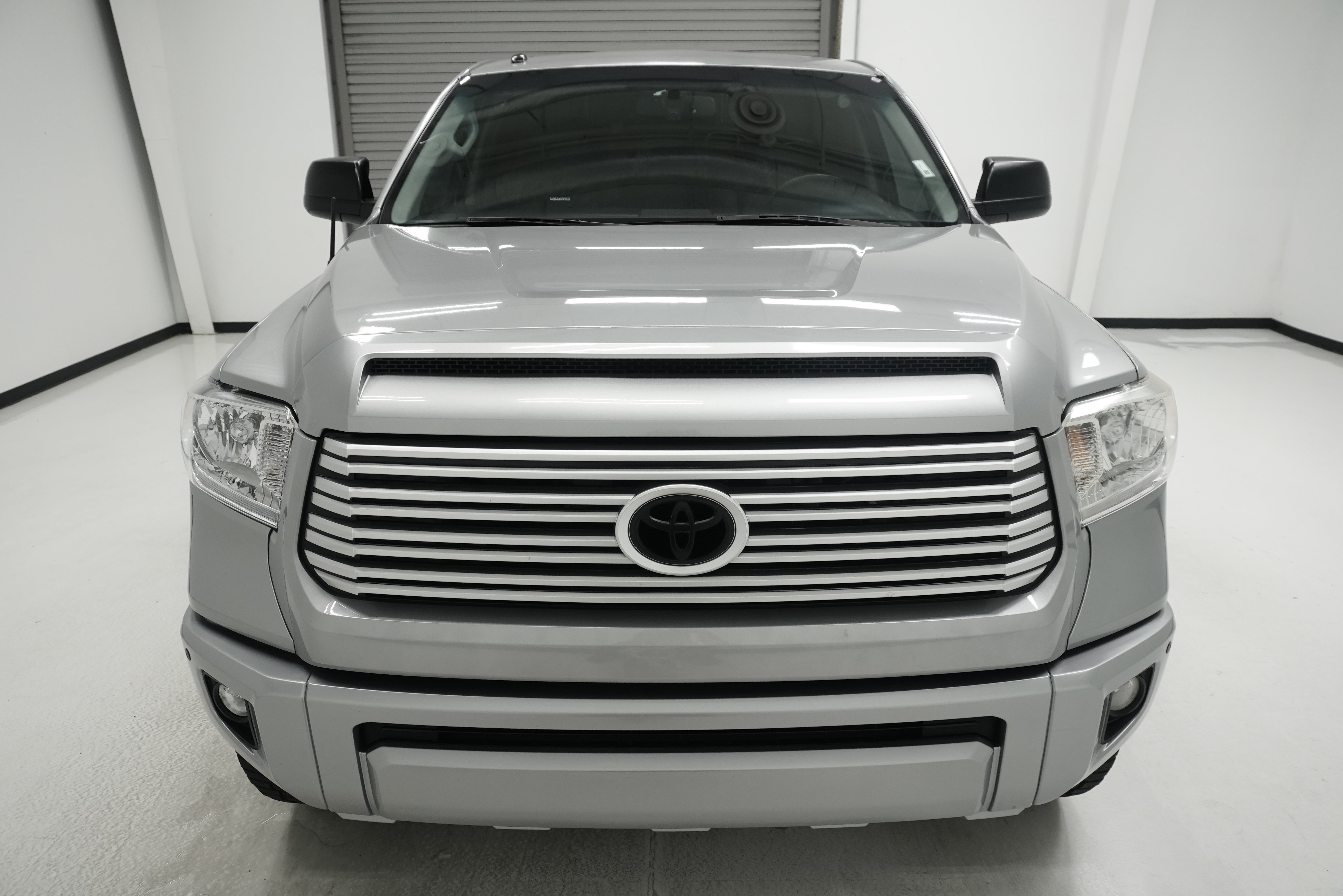 Used 2017 Toyota Tundra Platinum RWD image 2