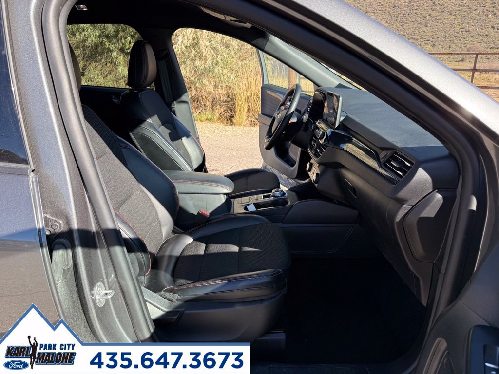 Used 2025 Ford Escape ST-Line AWD/4WD image 34