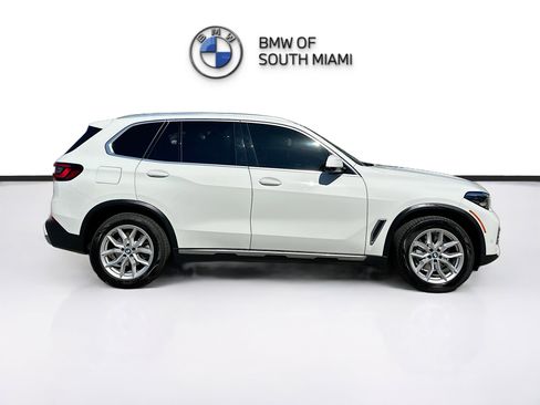 Used 2022 BMW X5 xDrive40i w/ Climate Comfort Package image 8