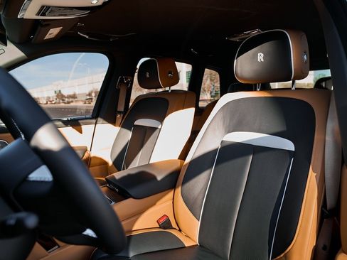 Used 2025 Rolls-Royce Cullinan image 54