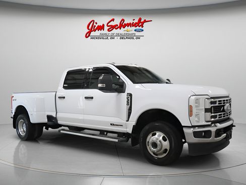 Used 2024 Ford F350 XLT AWD/4WD image 2