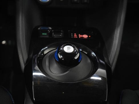 Used 2019 Nissan Leaf SV Plus w/ SV Plus Technology Package FWD image 19