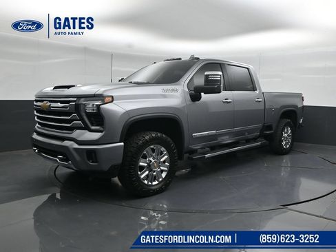 Used 2024 Chevrolet Silverado 2500 High Country w/ High Country Premium Package AWD/4WD image 6