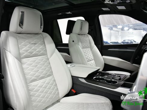 Used 2026 Cadillac Escalade V w/ LPO, ONYX Package image 54