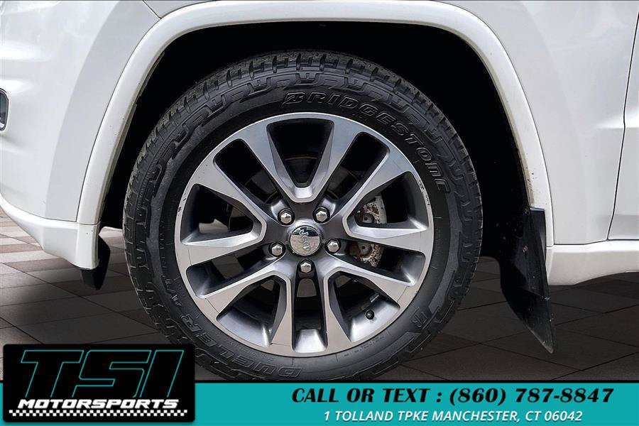 Used 2017 Jeep Grand Cherokee Overland AWD/4WD image 7