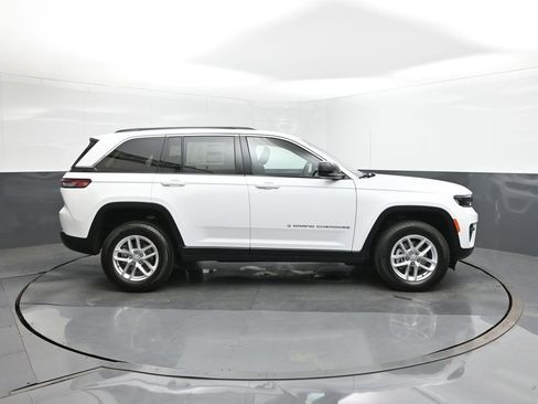 New 2025 Jeep Grand Cherokee Laredo X w/ Luxury Tech Group I image 26