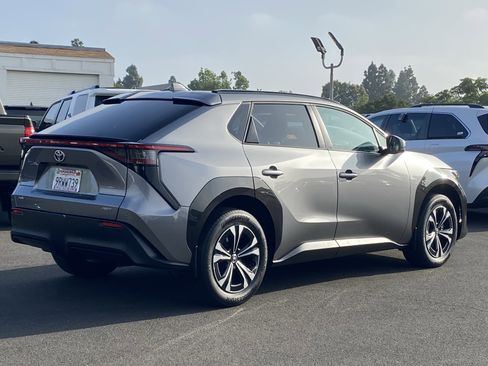 Certified 2024 Toyota bZ4X AWD image 3