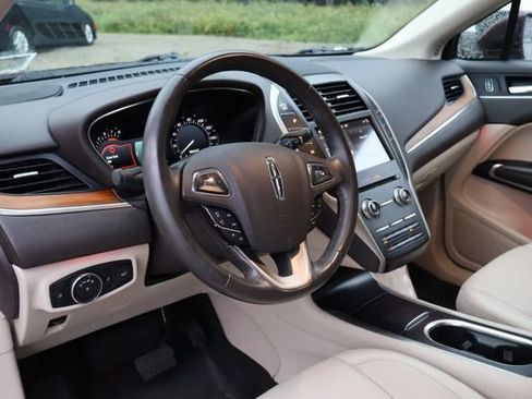 Used 2019 Lincoln MKC Select w/ Select Plus Package AWD/4WD image 12
