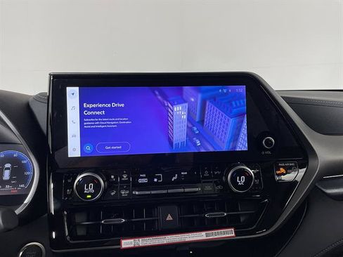 New 2026 Toyota Highlander Limited AWD/4WD image 17