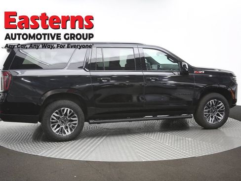 Used 2025 Chevrolet Suburban Z71 AWD/4WD image 46