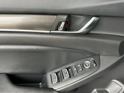 Used 2022 Honda Accord Sport image 11
