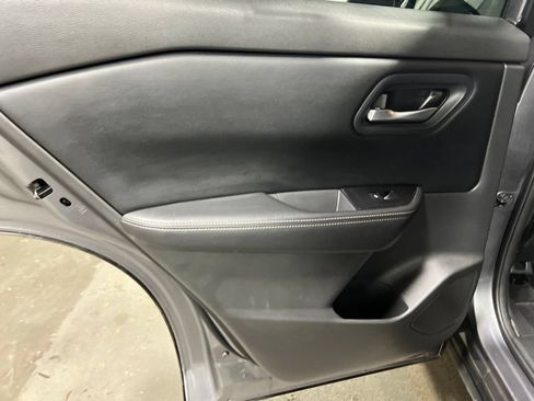 Used 2024 Nissan Rogue SV AWD/4WD image 17