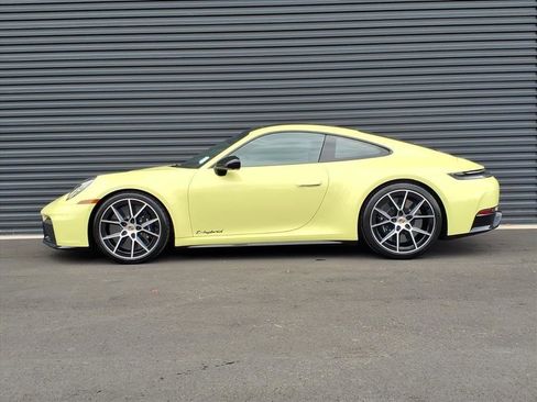 Used 2025 Porsche 911 Carrera 4 GTS image 2