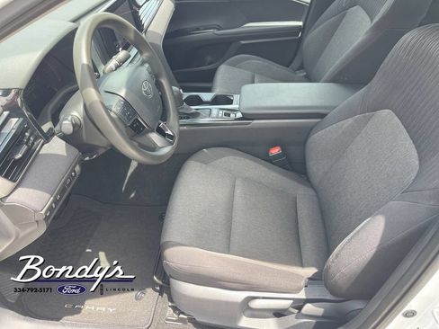 Used 2025 Toyota Camry LE FWD image 10