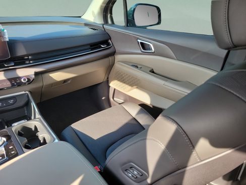 New 2026 Kia Carnival SX FWD image 10