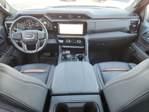 Used 2025 GMC Sierra 1500 AT4 image 11