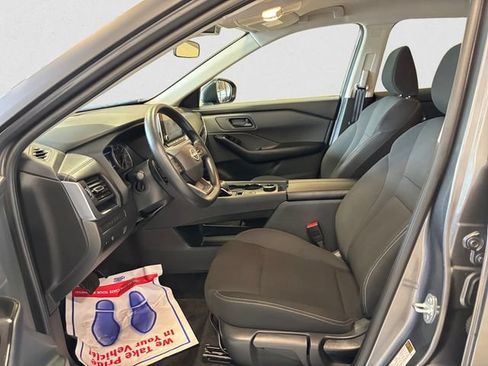 Used 2025 Nissan Rogue S AWD/4WD image 10