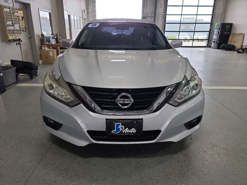 Used 2018 Nissan Altima 2.5 SV FWD image 3