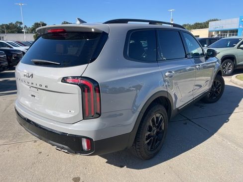 Used 2025 Kia Telluride AWD image 9