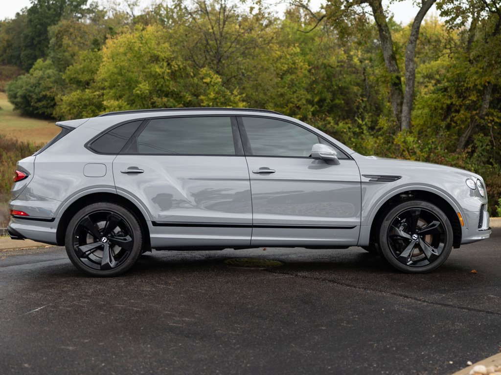Used 2024 Bentley Bentayga Extended Wheelbase AWD/4WD image 12