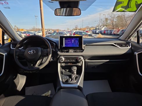 Used 2025 Toyota RAV4 XLE image 14
