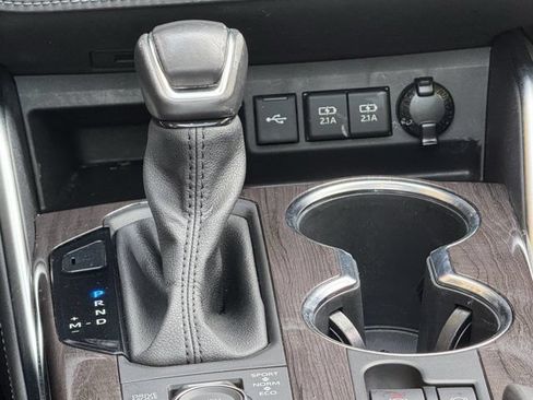 Used 2020 Toyota Highlander Platinum AWD/4WD image 29