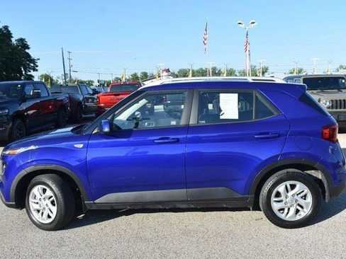 Used 2020 Hyundai Venue SEL FWD image 3