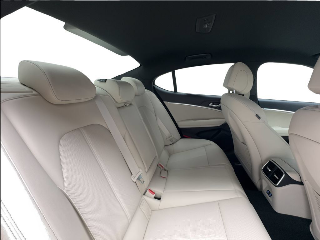 Used 2026 Genesis G70 2.5T RWD image 24